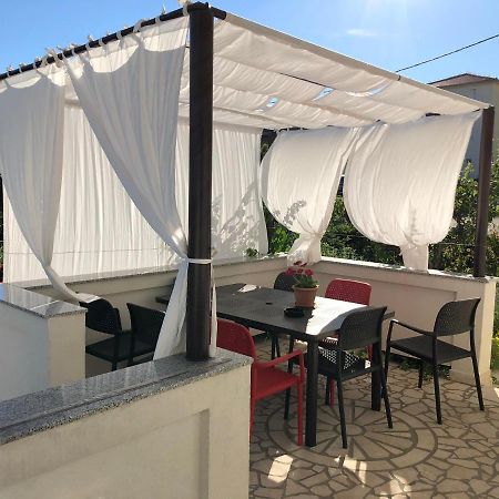 Apartments Mikelic Kampor ภายนอก รูปภาพ