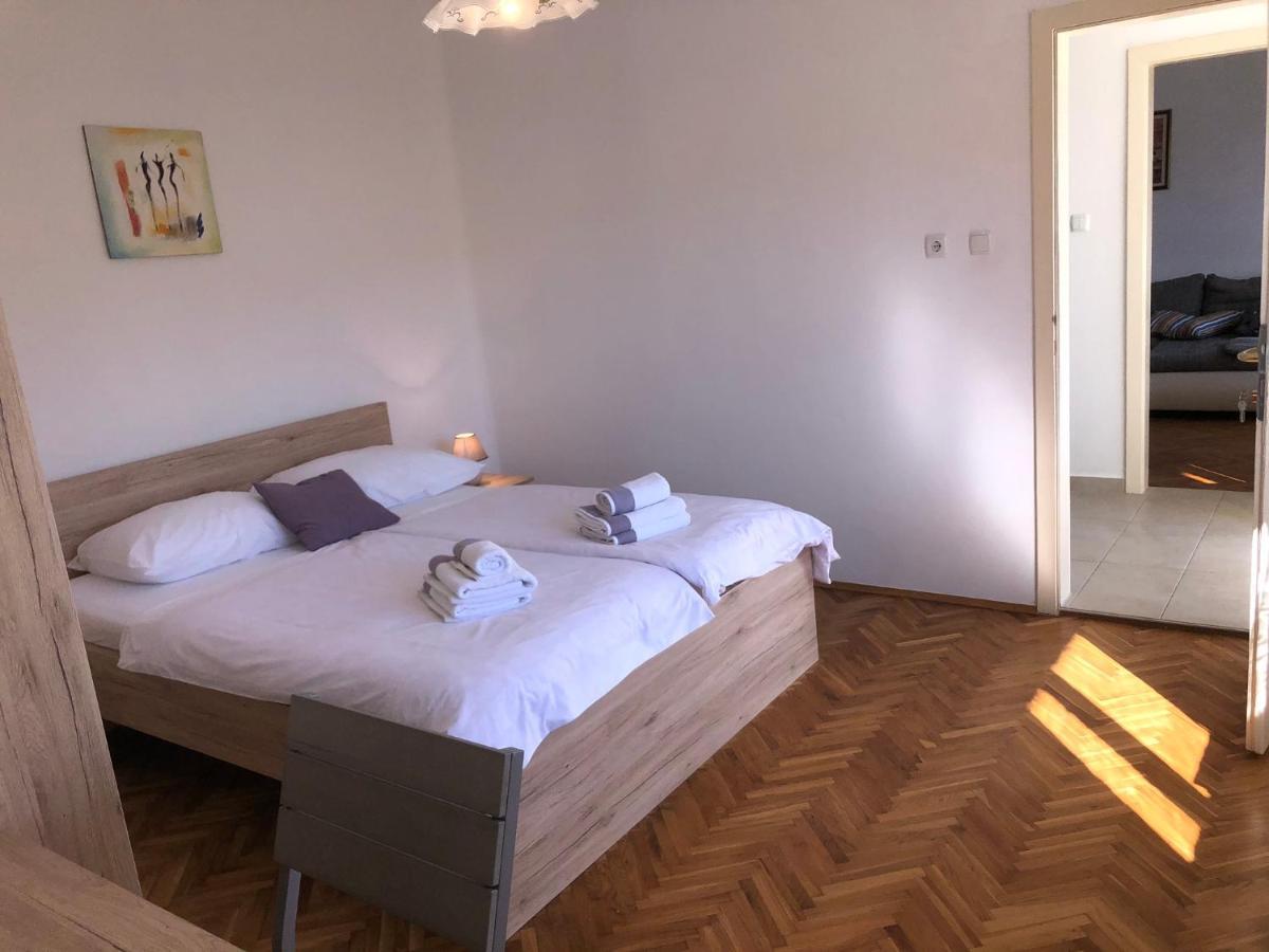 Apartments Mikelic Kampor ภายนอก รูปภาพ
