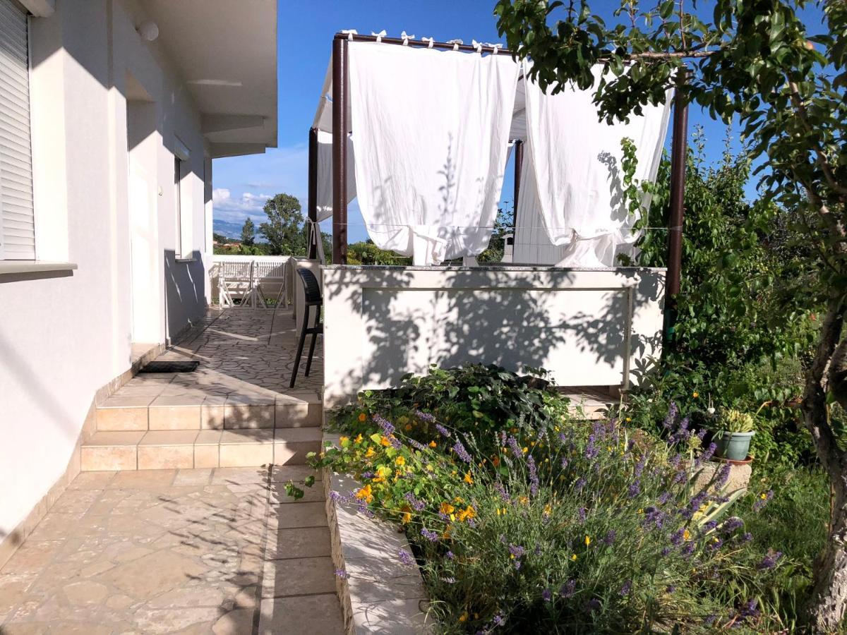 Apartments Mikelic Kampor ภายนอก รูปภาพ