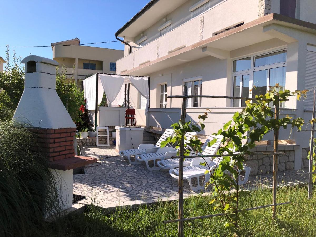 Apartments Mikelic Kampor ภายนอก รูปภาพ